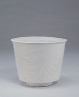 磁州窯白釉刻花盆藏品圖，第1張