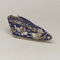 藍緞彩繡女鞋藏品圖，第2張
