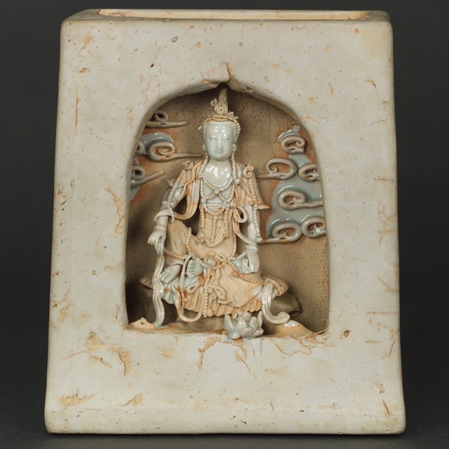 青白釉觀音像暨佛龕 的圖片