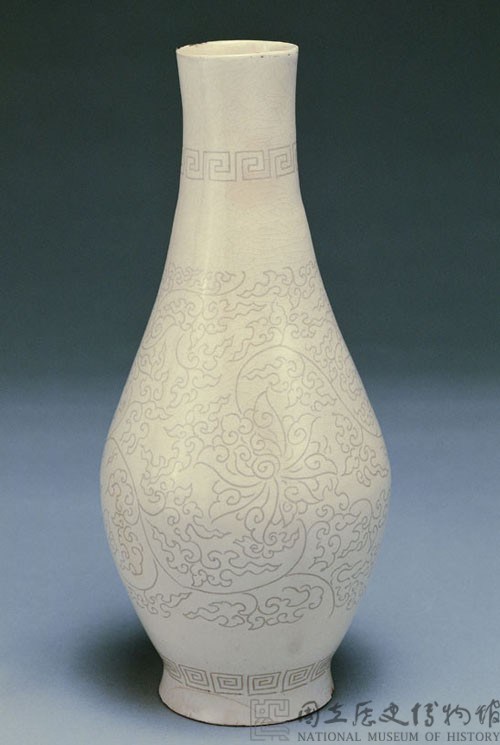 暗花橄欖瓷瓶藏品圖，第1張