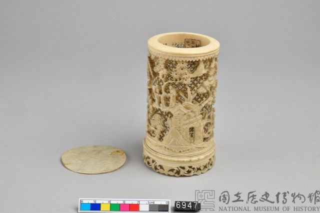 象牙鏤空雕筒藏品圖，第2張