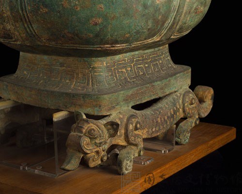 Fang-hu, Squarish ritual wine vessel Collection Image, Figure 19, Total 47 Figures