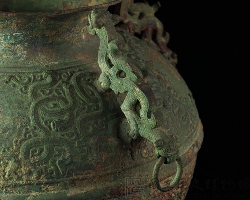 Lei, bronze wine vessel with cloud dragon design Collection Image, Figure 6, Total 9 Figures