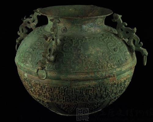 Lei, bronze wine vessel with cloud dragon design Collection Image, Figure 3, Total 9 Figures
