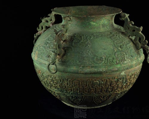 Lei, bronze wine vessel with cloud dragon design Collection Image, Figure 5, Total 9 Figures