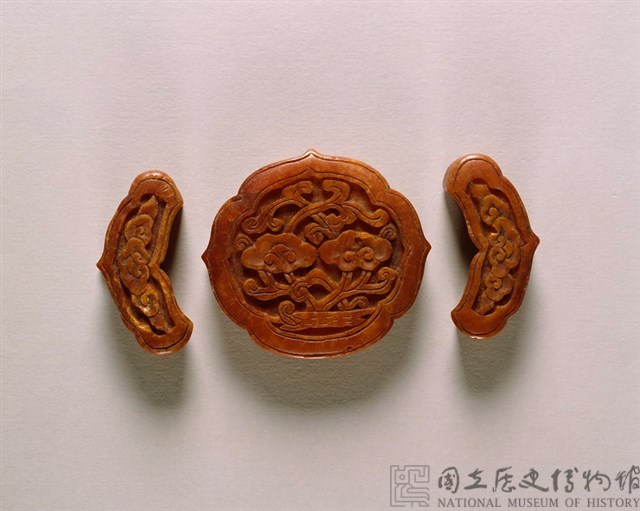 蜜蠟靈芝紋帶飾一組藏品圖，第1張