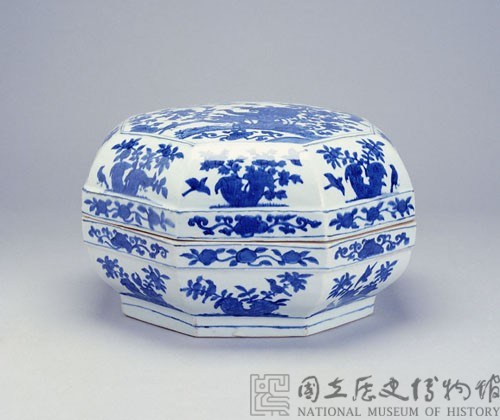 青花花鳥八角盒藏品圖，第1張
