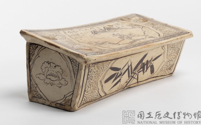 磁州窯白地鐵繪張家瓷枕藏品圖，第2張