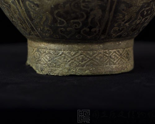Hu, bronze vessel with lacquered design of hunting scenes motif, Warring States period Collection Image, Figure 17, Total 19 Figures
