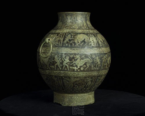 Hu, bronze vessel with lacquered design of hunting scenes motif, Warring States period Collection Image, Figure 9, Total 19 Figures