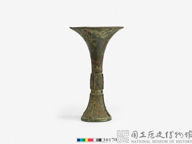 Square-footed ku bronze vessel with round mouth Collection Image, Figure 2, Total 13 Figures