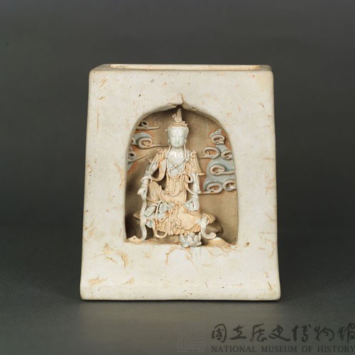 青白釉觀音像暨佛龕藏品圖，第2張