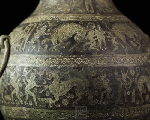 Hu, bronze vessel with lacquered design of hunting scenes motif, Warring States period Collection Image, Figure 13, Total 19 Figures