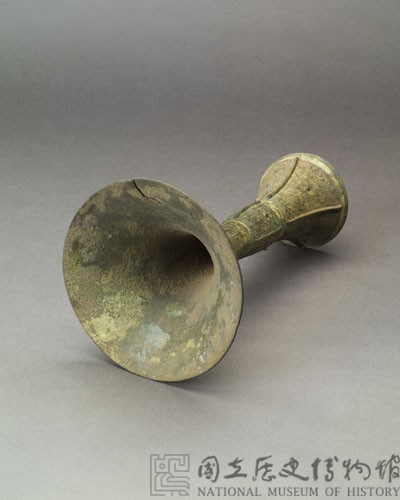 Square-footed ku bronze vessel with round mouth Collection Image, Figure 7, Total 13 Figures