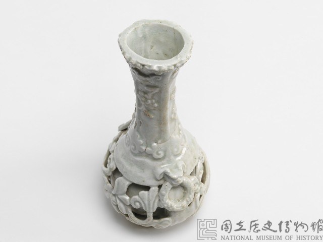 青白瓷雕花瓶藏品圖，第5張