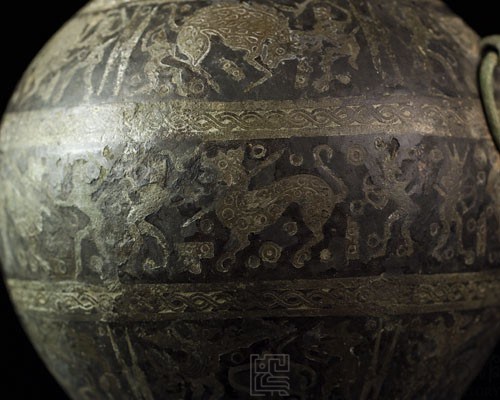 Hu, bronze vessel with lacquered design of hunting scenes motif, Warring States period Collection Image, Figure 15, Total 19 Figures