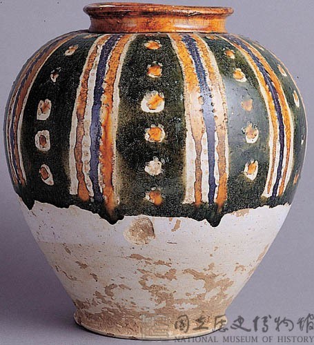 Tricolor evergreen jar with floral design Collection Image, Figure 2, Total 2 Figures