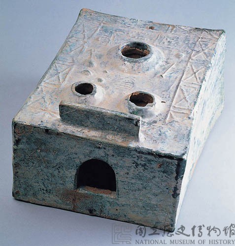 綠釉三眼陶灶藏品圖，第2張