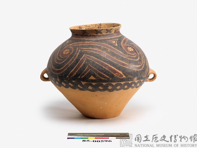 Bansan painted pottery ewer with whorl design Collection Image, Figure 1, Total 5 Figures