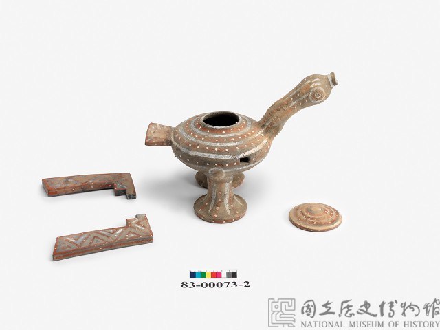 Gray pottery duck-shaped container with colors Collection Image, Figure 5, Total 6 Figures