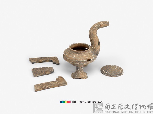 Gray pottery duck-shaped container with colors Collection Image, Figure 3, Total 6 Figures