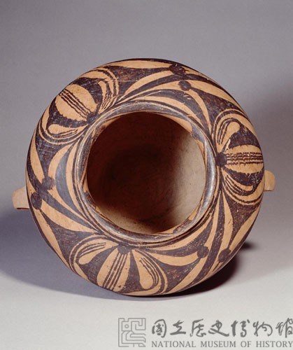 Double-handled earthenware pot with painted decoration. Collection Image, Figure 4, Total 6 Figures