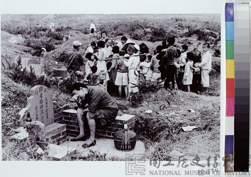 Qingming Festival (Tomb-Sweeping Festival) Collection Image, Figure 1, Total 2 Figures