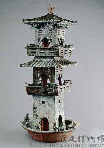 Green glaze pottery watchtower Collection Image, Figure 1, Total 3 Figures