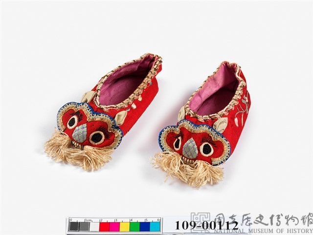 Children’s Shoes with Tiger Motif Collection Image, Figure 1, Total 2 Figures