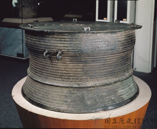 Bronze drum Collection Image, Figure 2, Total 4 Figures
