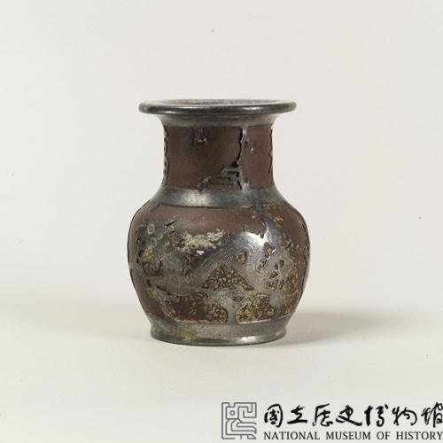 紫砂胎鑲銅盤口瓶藏品圖，第2張