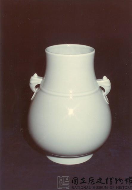 家元秘藏、茶未釉双龍耳四梭瓶。高约32厘米。 2023年3月オークション」清乾隆茶葉末釉海棠形雙螭龍耳瓶- YouTube