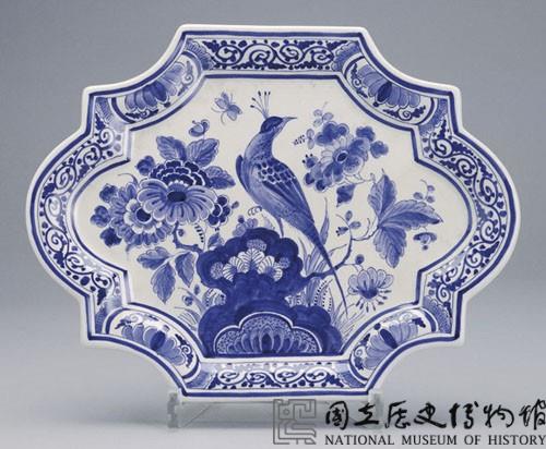 青花花鳥紋方圓盤藏品圖，第1張