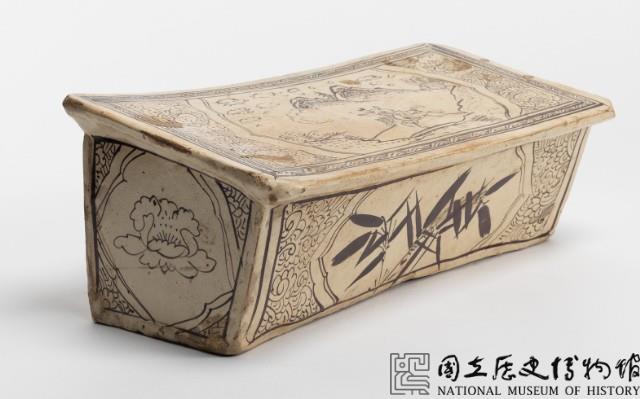 磁州窯白地鐵繪張家瓷枕藏品圖，第2張