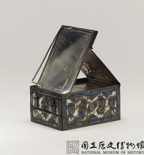 內填琺瑯人物鏡盒藏品圖，第9張
