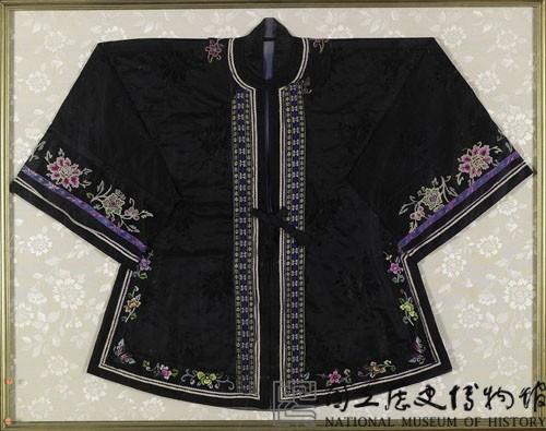 黑緞繡花女上衣藏品圖，第1張