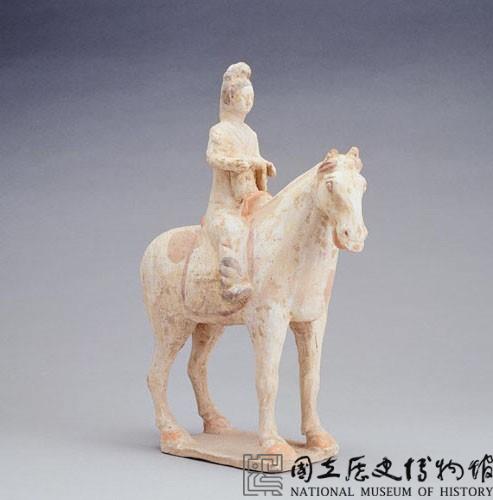 加彩人騎馬樂器俑藏品圖，第18張