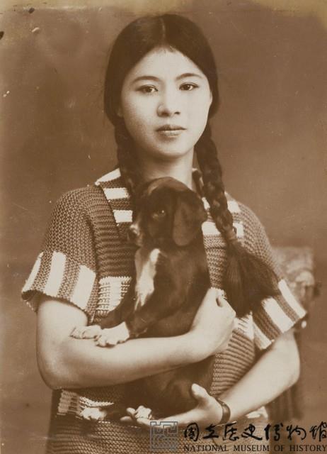 女孩與狗藏品圖，第1張