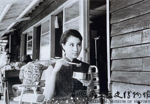 參加台視勞軍團午休時的楊麗花藏品圖，第1張