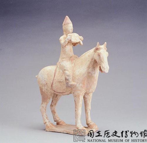 加彩人騎馬樂器俑藏品圖，第3張
