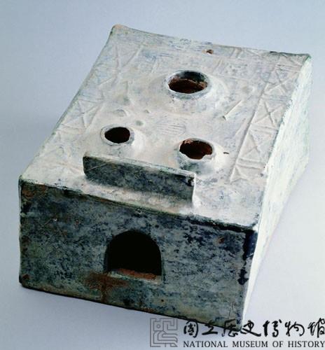綠釉三眼陶灶藏品圖，第1張
