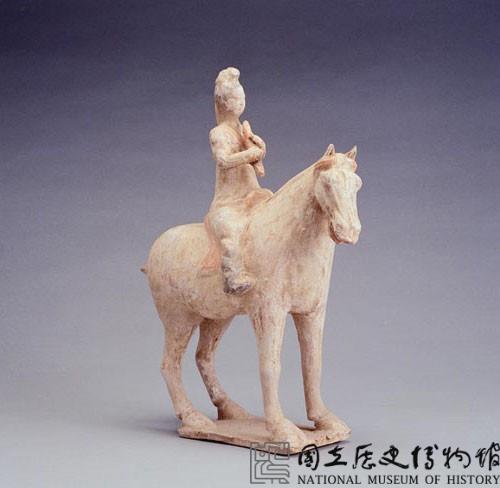 加彩人騎馬樂器俑藏品圖，第10張