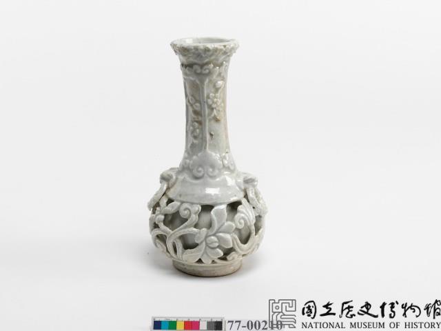 青白瓷雕花瓶藏品圖，第3張