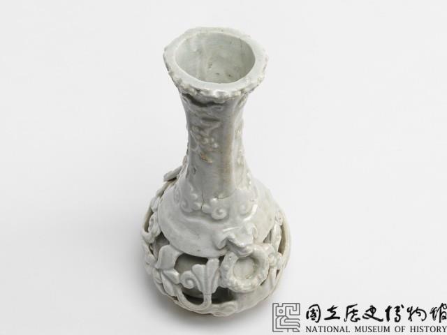 青白瓷雕花瓶藏品圖，第5張