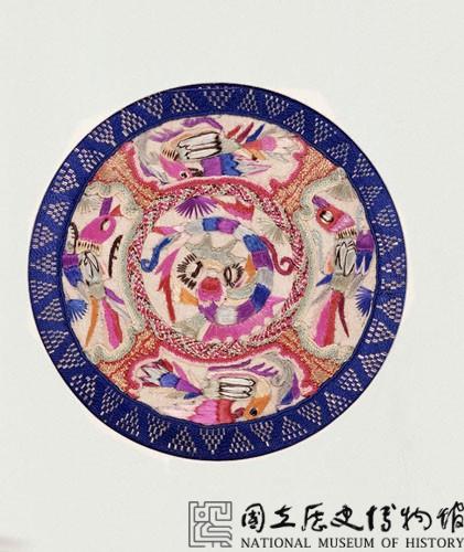 龍紋彩繡茶墊藏品圖，第1張
