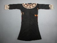 刺繡女長衣藏品圖，第1張