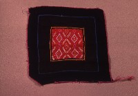 胸兜藏品圖，第1張