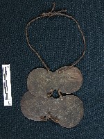 男胸飾藏品圖，第2張