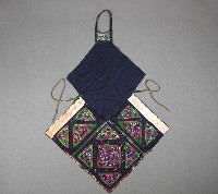 胸兜藏品圖，第1張