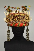 排灣女頭飾藏品圖，第1張